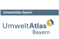 Blauer Schriftzug UmweltAtlas Bayern mit drei Rauten in gelb, weiß mit blauem Rand und blau.